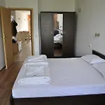 Aparthotel Julia Family