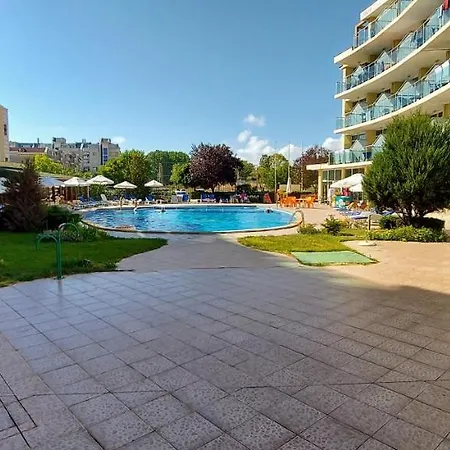 Julia Family 3* ساني بيتش