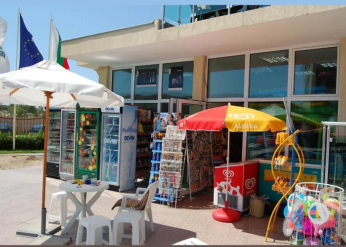 Julia Family Aparthotel 3*