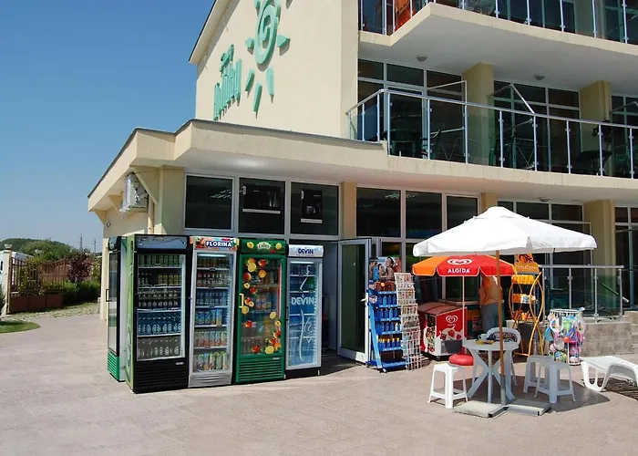 Aparthotel Julia Family 3*